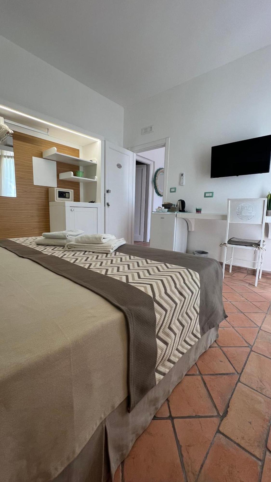 Rooms Apartaments Santa Teresa Capo Testa Dış mekan fotoğraf